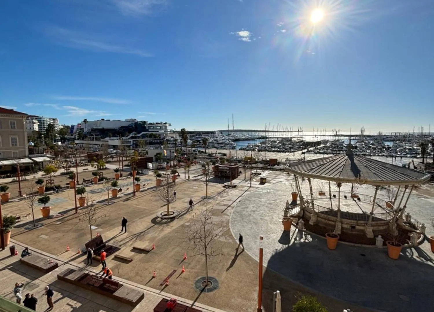 Cannes : Agreable Et Lumineux Appartement Vue Mer 0*,  France