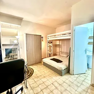 Confort 75009 , Paris France