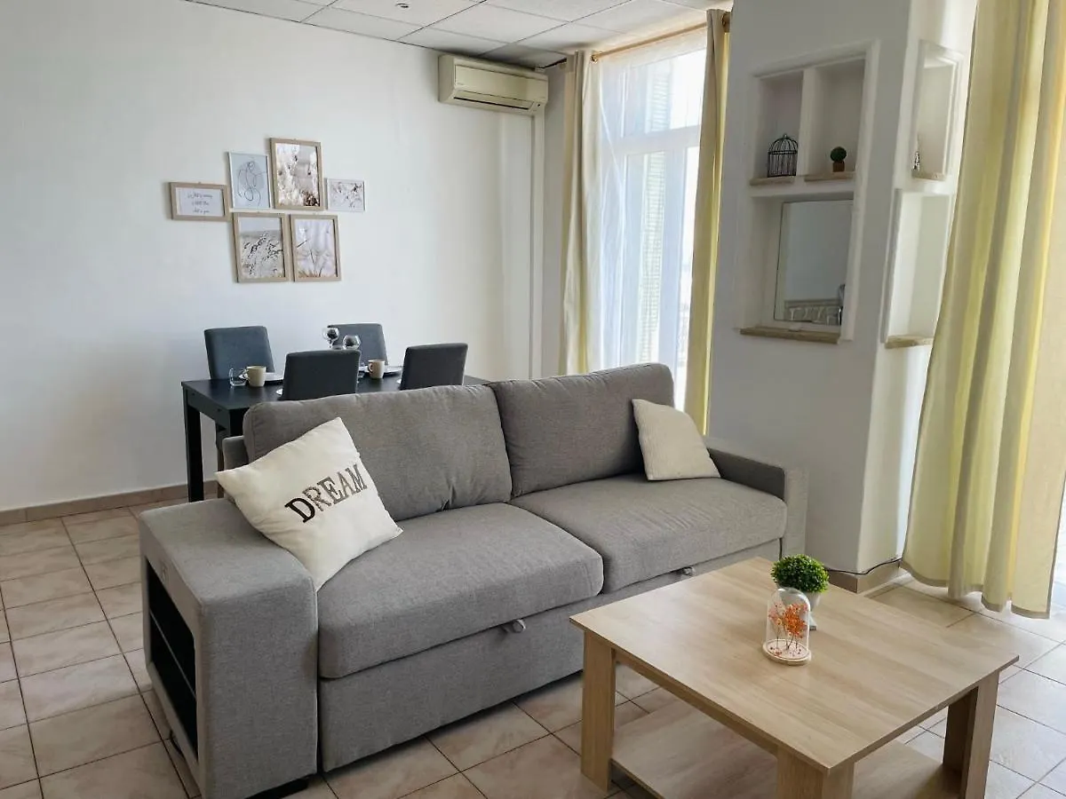 Cannes : Agreable Et Lumineux Appartement Vue Mer