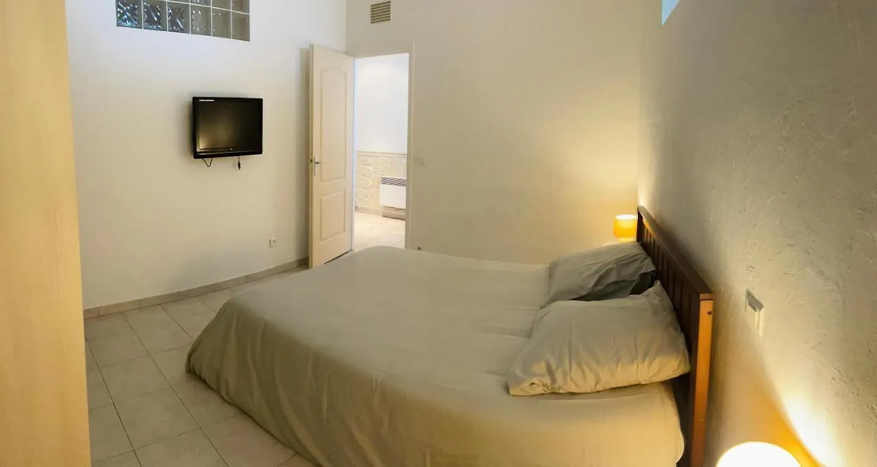 Cannes : Agreable Et Lumineux Appartement Vue Mer Apartment