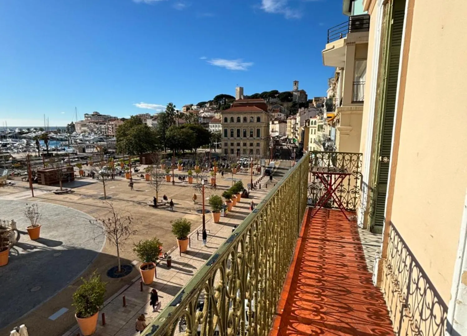 Cannes : Agreable Et Lumineux Appartement Vue Mer Apartment