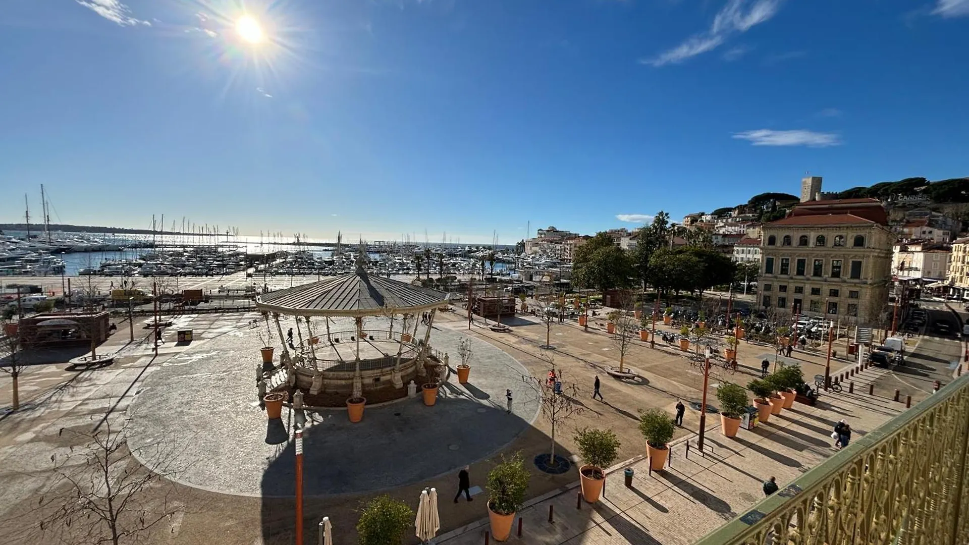 Apartment Cannes : Agreable Et Lumineux Appartement Vue Mer